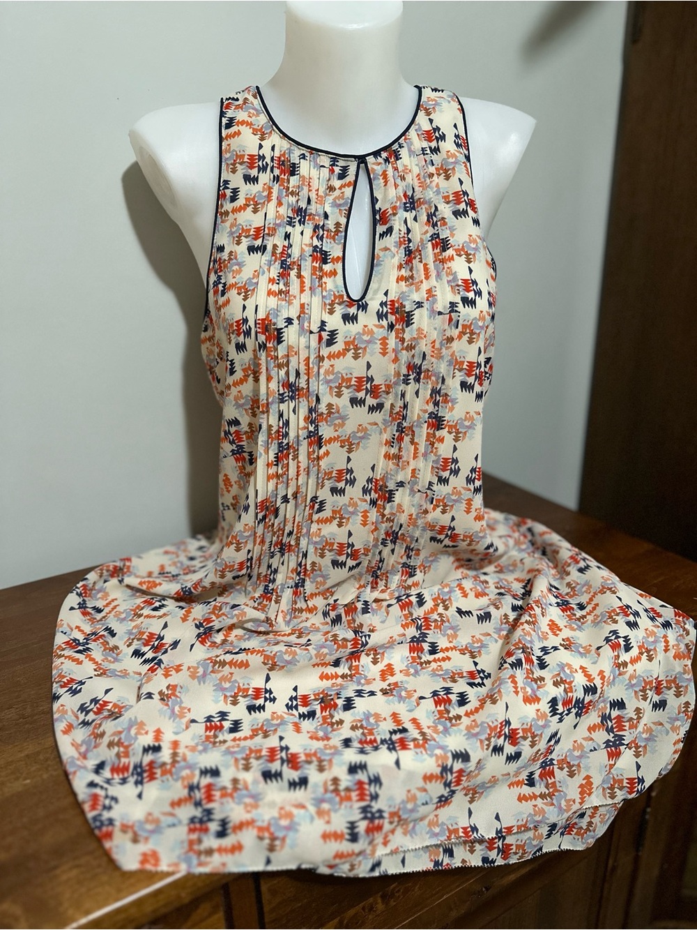 Sanctuary - Geometric Abstract Print Pleated Keyhole Sleeveless Dress